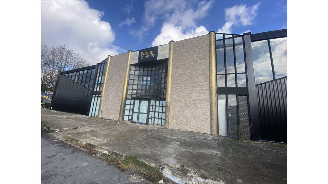 Local d'activité 1485m² à St-Thibault-des-Vignes