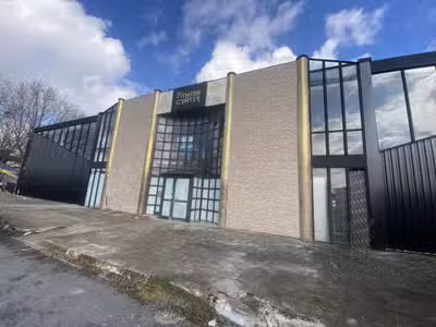 Local d'activité 1485m² à St-Thibault-des-Vignes