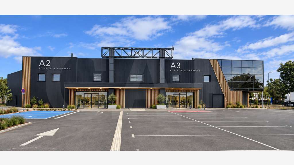 AV local d’activité réhabilité 1250m² au Rheu 