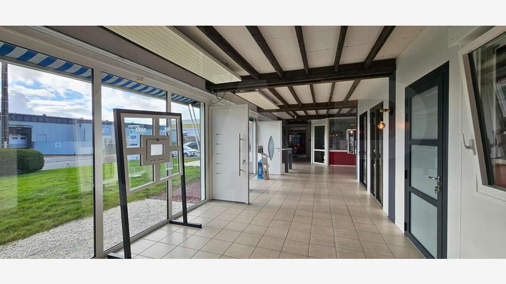 A vendre bâtiment indépendant 1 850m² ZAC Le Rheu