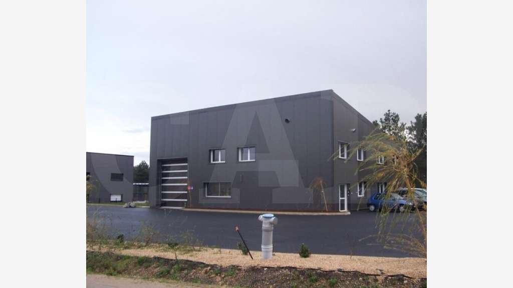 A vendre local d'activité 304m² ZI de Kervignac