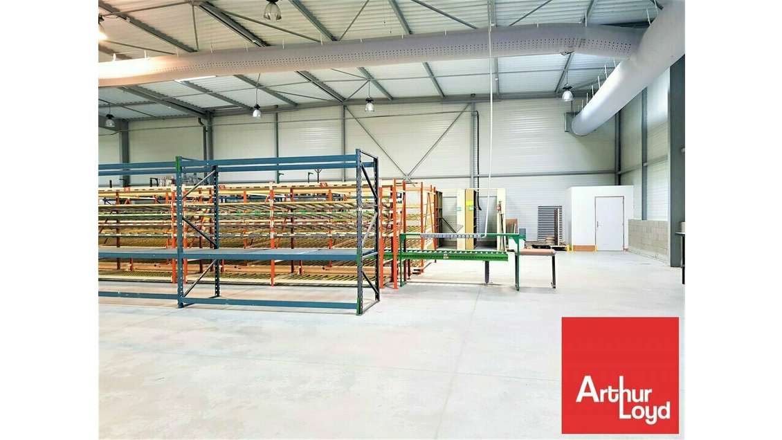 Vente local d'activité 250m² à Poitiers D910 / A10