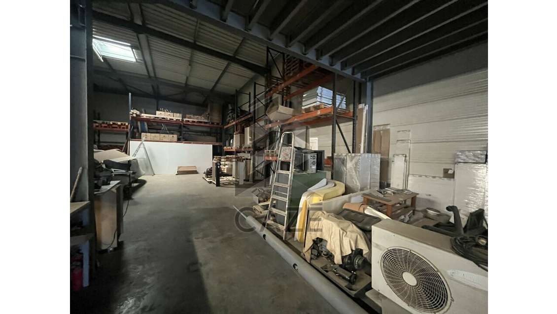Vente local d'activité de 657m² à Langon prox A62