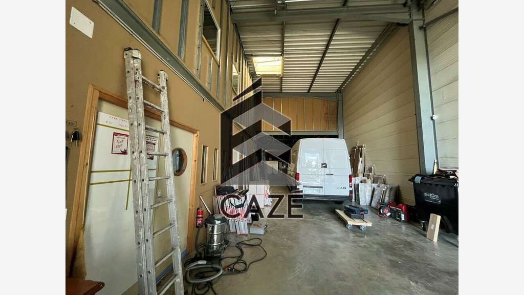 Vente local d'activité de 657m² à Langon prox A62