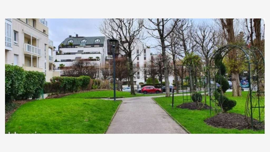 AV magnifique local d'activités 246m² à Enghien