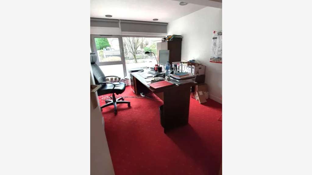 AV magnifique local d'activités 246m² à Enghien
