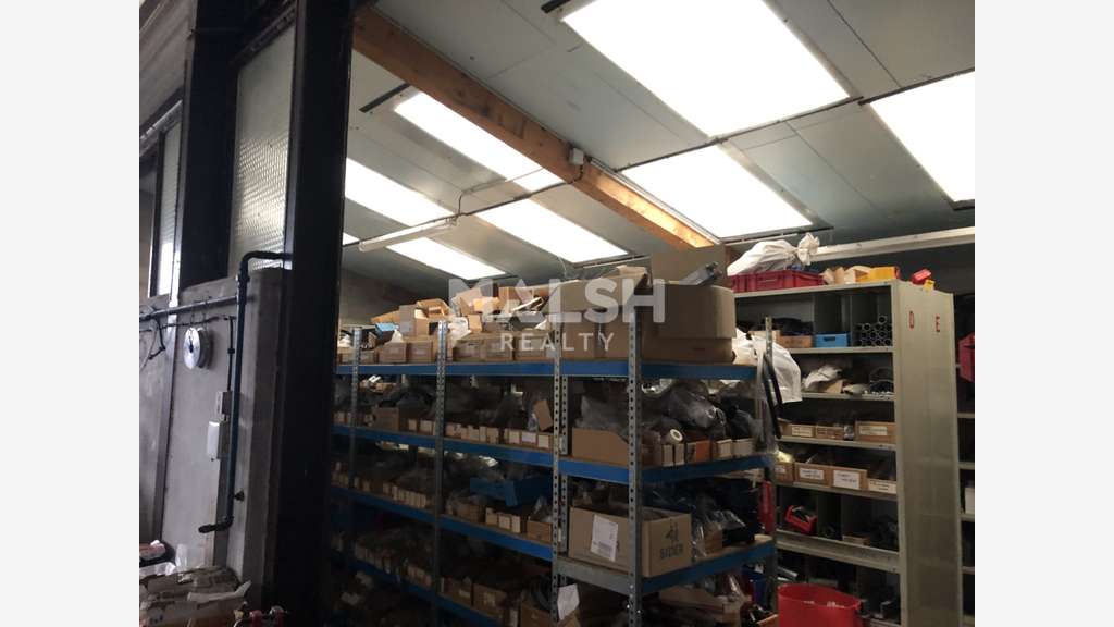 Vente local d'activité 555m² sur 2715m² à Coise