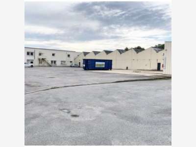 À vendre local d'activités 4400m² à Romorantin