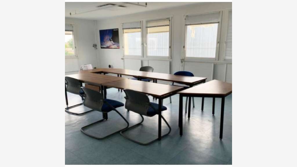 À vendre local d'activités 4400m² à Romorantin