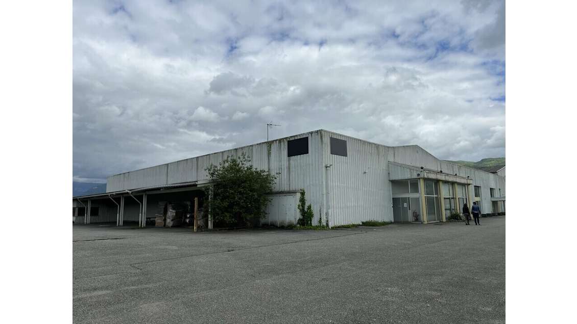 Vente local d'activité 2700m² à Saint-Sauveur