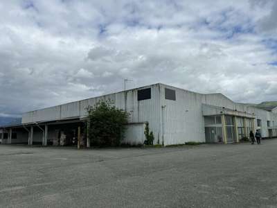 Vente local d'activité 2700m² à Saint-Sauveur