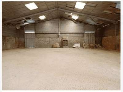 A vendre locaux 990m² sur 1ha à Vers-Pont-du-Gard