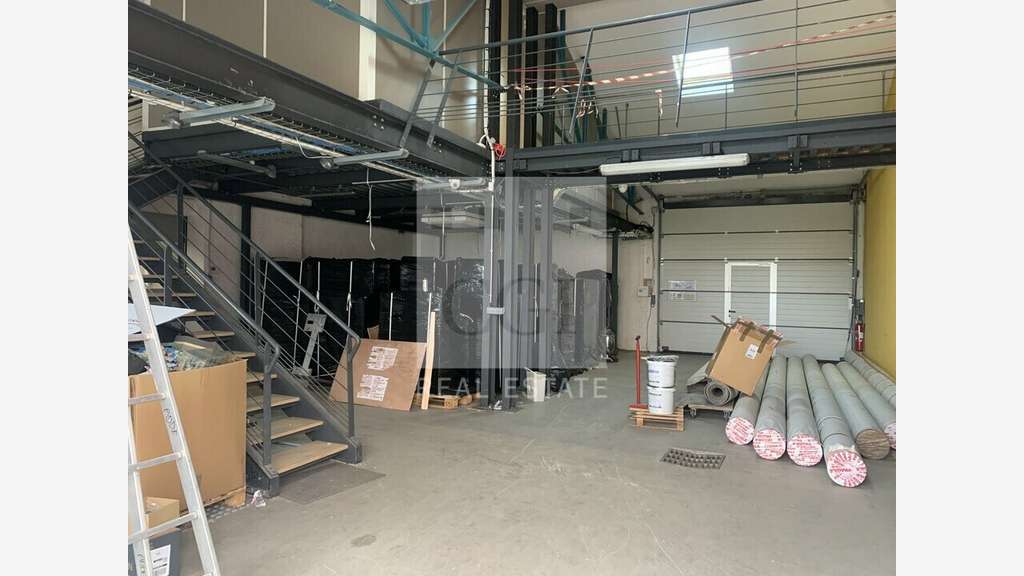 Vente local d'activités 2005m² à Villeurbanne