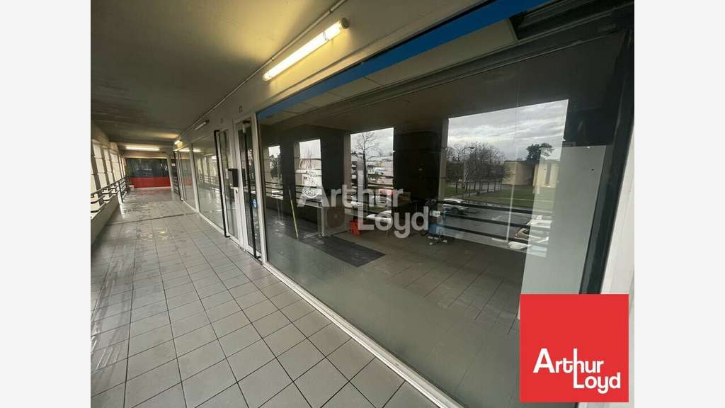 Cellules commerciales R+1 à vendre à Poitiers
