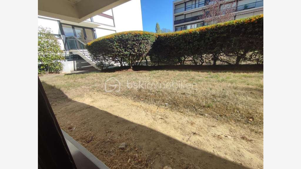 Atelier aménagé 1174m² à Châtenay-Malabry