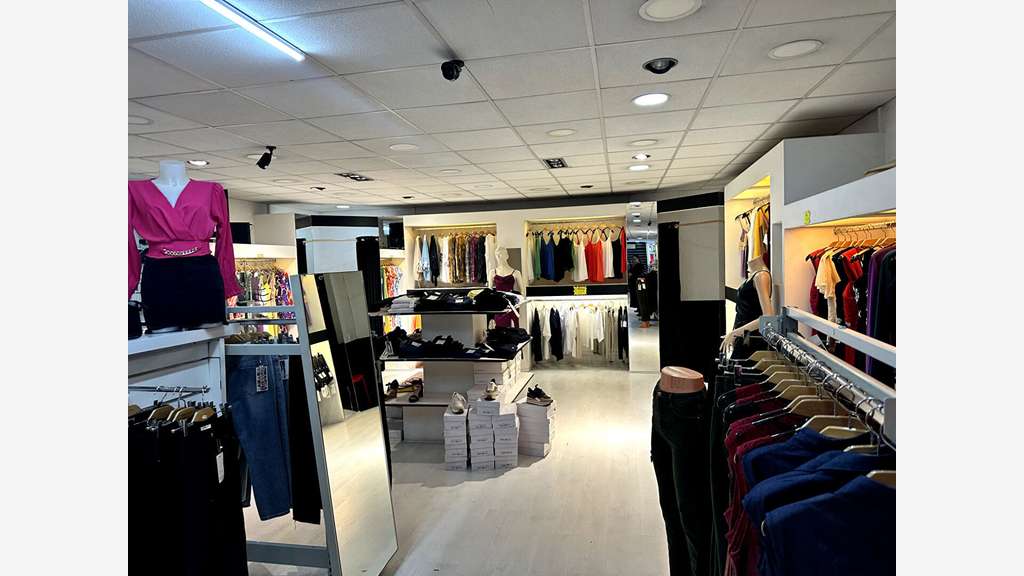 A vendre local commercial 200m² hyper centre Agen