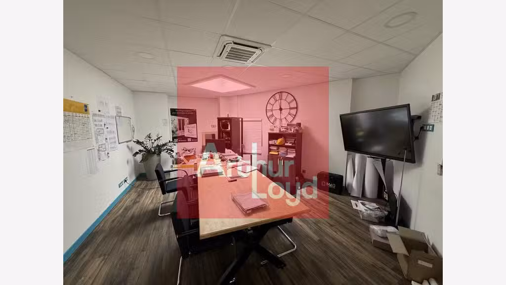 Local commercial 590m² à vendre à Agen 