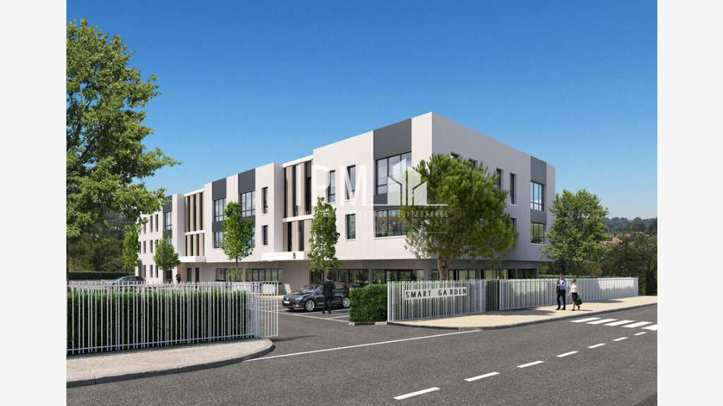 Vente local commercial 255m² à Aubagne ZA Napollon