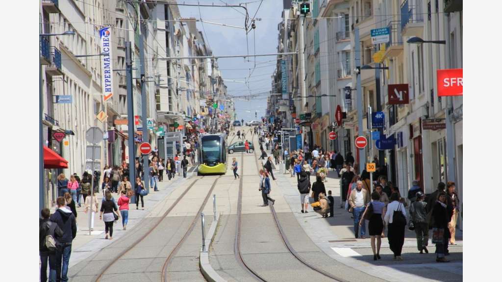 Local avec locataire à vendre à Brest Jaures 