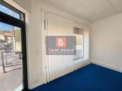 Local commercial 54m² en angle à vendre à Avignon 