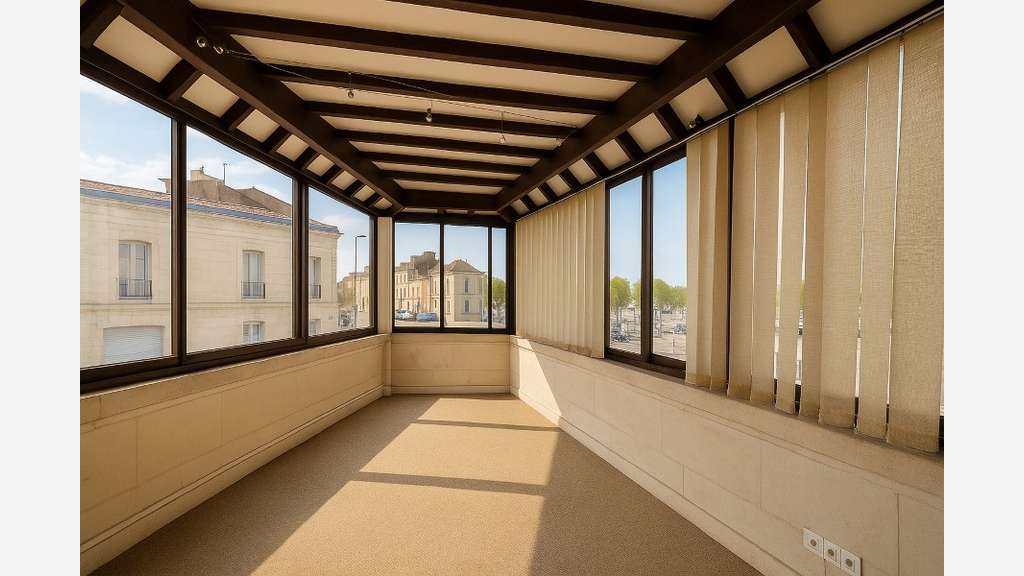 Vente local commercial 121m² R+1 à Bordeaux
