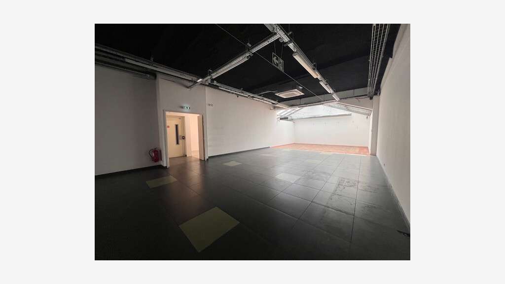Vente local commercial 1348m² à Bordeaux Tribunal