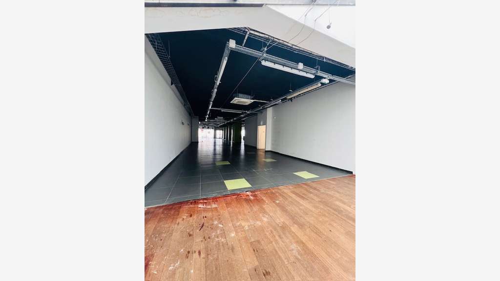 Vente local commercial 1348m² à Bordeaux Tribunal