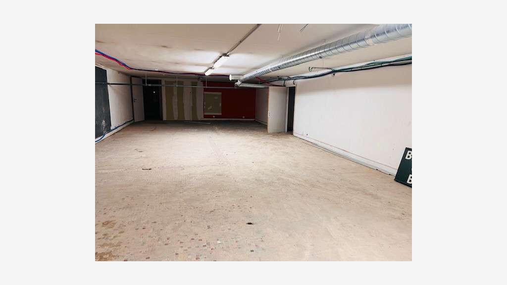 Vente local commercial 1348m² à Bordeaux Tribunal