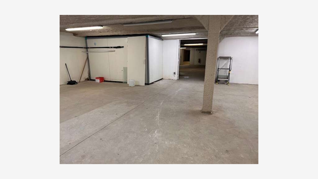 Vente local commercial 1348m² à Bordeaux Tribunal