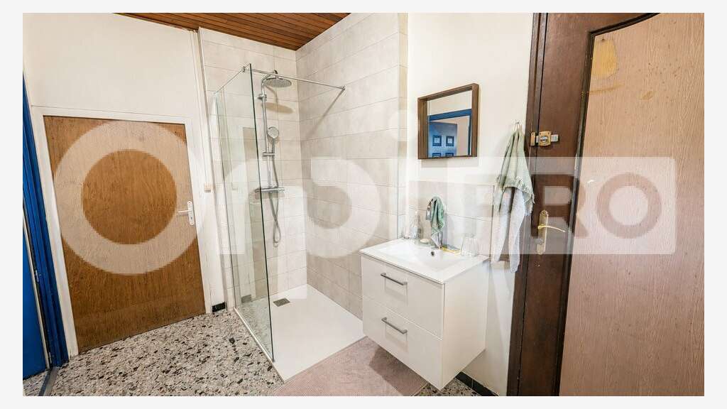 Local commercial 192m² à vendre à Agde 