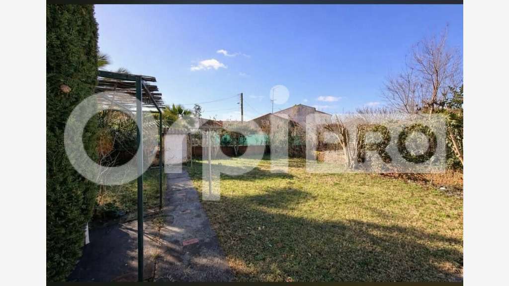 Local commercial 192m² à vendre à Agde 