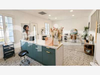 Ensemble commercial 192m² à vendre à Agde 