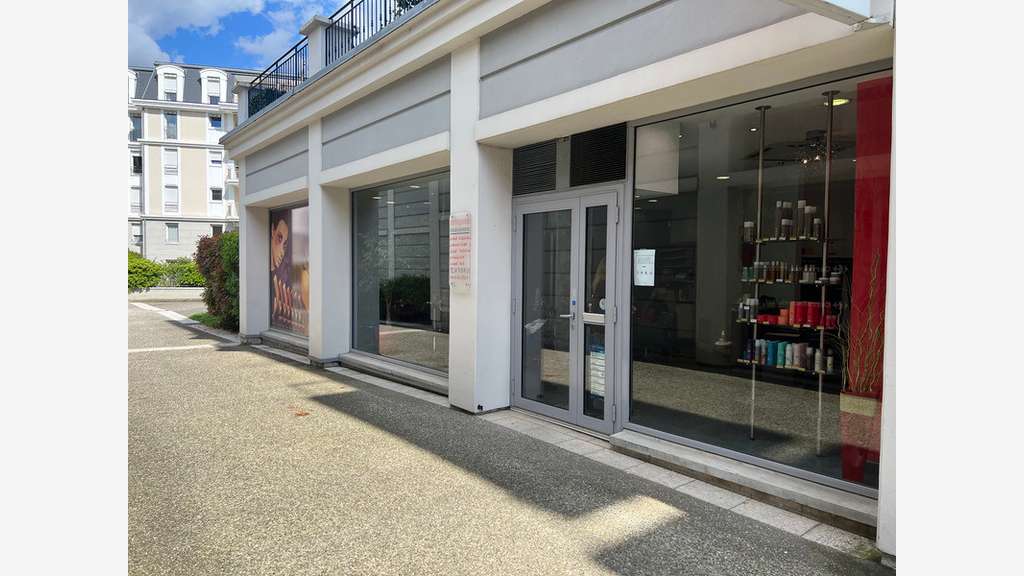 A vendre local commercial 65m² à Aix les Bains