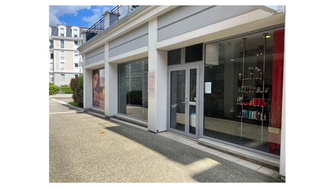 A vendre local commercial 65m² à Aix les Bains