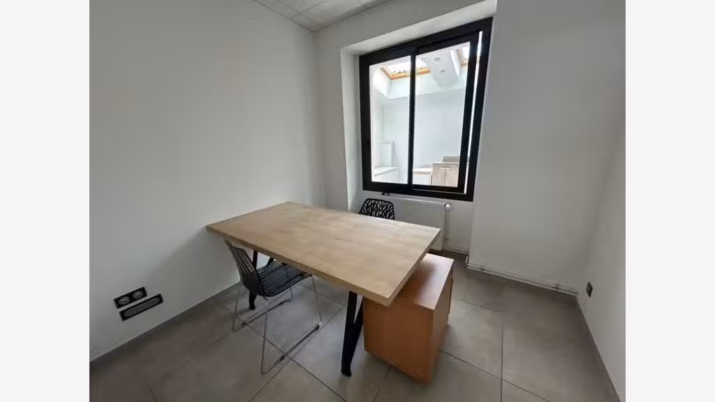 AV local commercial ou bureau 72m² Aix les Bains
