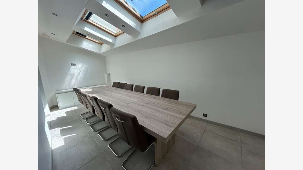 AV local commercial ou bureau 72m² Aix les Bains