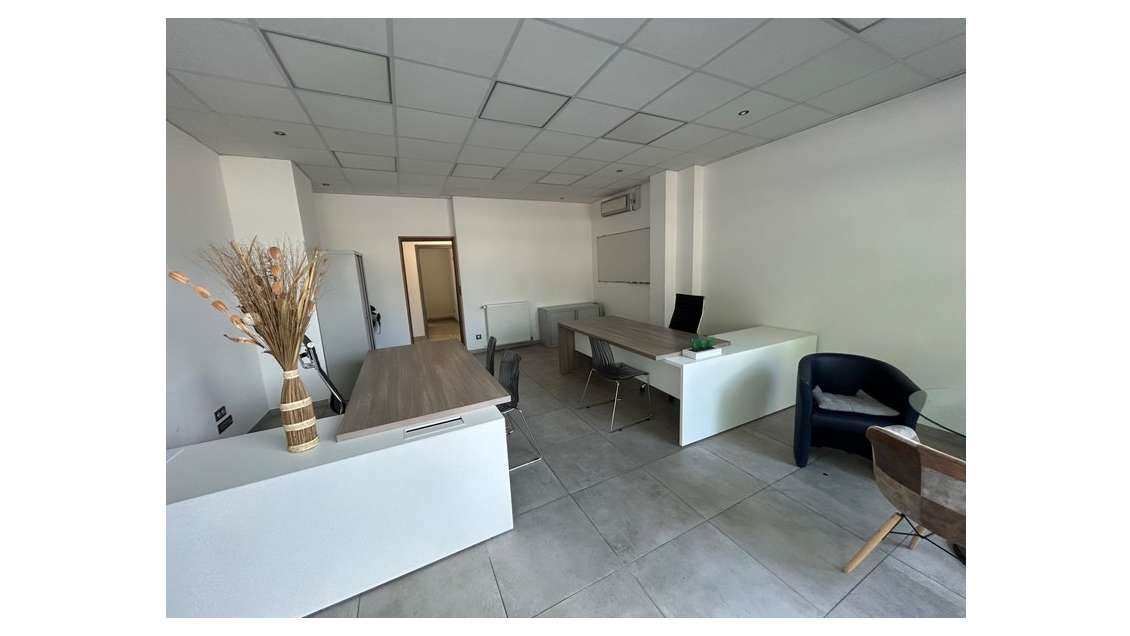 AV local commercial ou bureau 72m² Aix les Bains