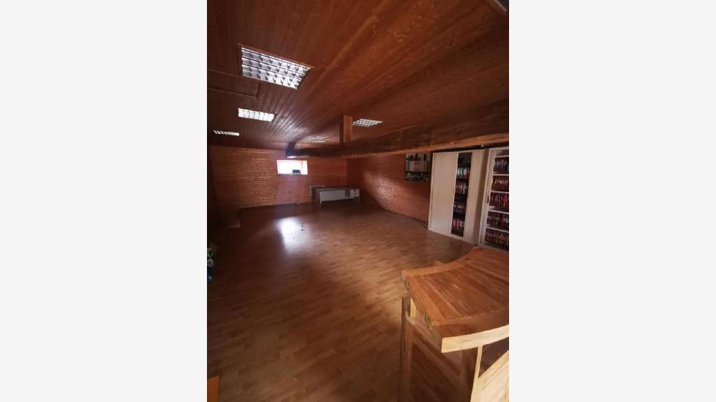 AV local cial 138m² terrain 344m² à Aixe/Vienne