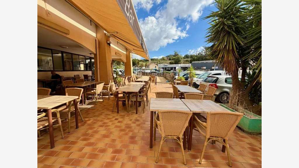Vente local commercial brasserie 113m² à Ajaccio
