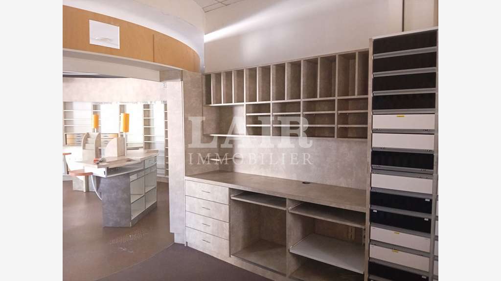 AV local 115m² + appart quartier vivant d'Alençon