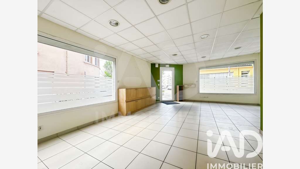Vente local 53m² avec parking privatif à Alès