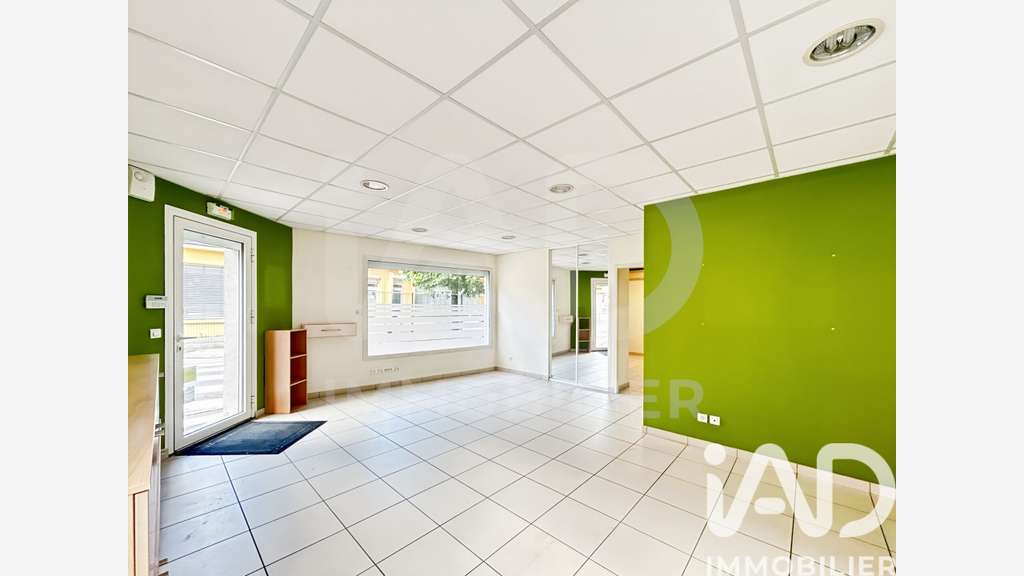 Vente local 53m² avec parking privatif à Alès