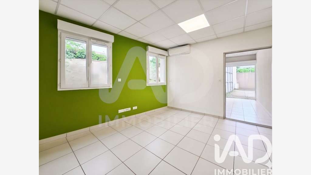 Vente local 53m² avec parking privatif à Alès