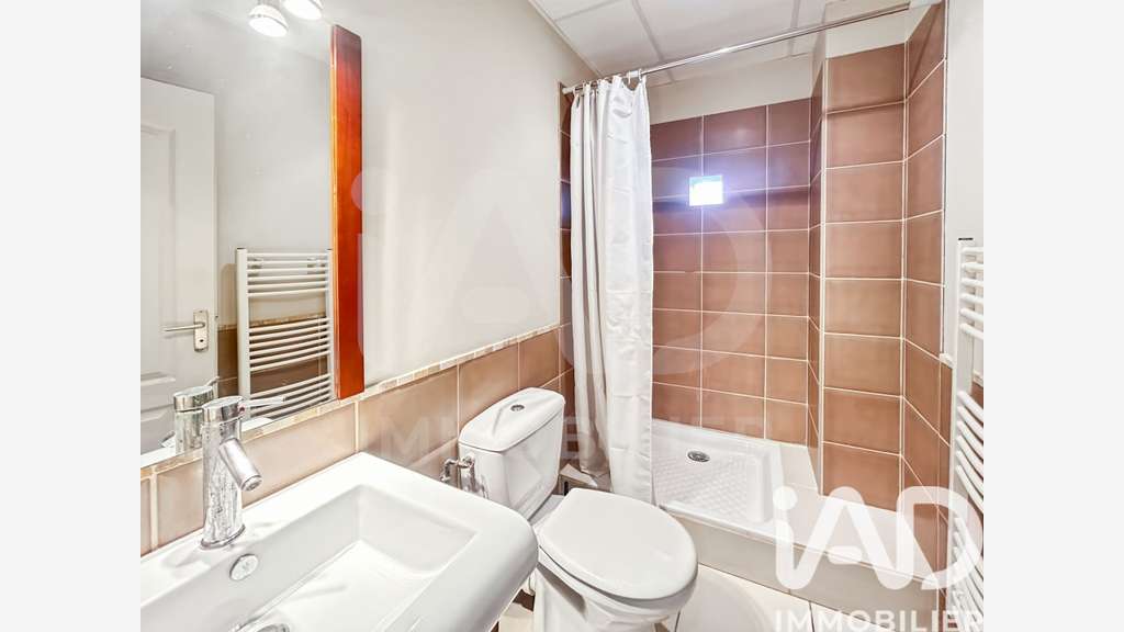 Vente local 53m² avec parking privatif à Alès