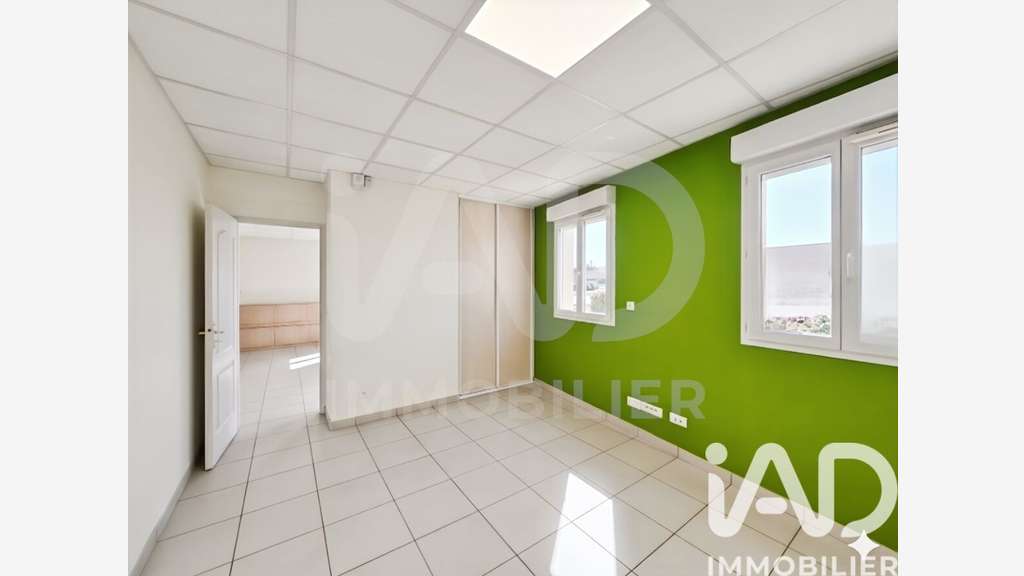 Vente local 53m² avec parking privatif à Alès