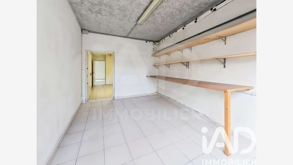 Vente local 53m² avec parking privatif à Alès