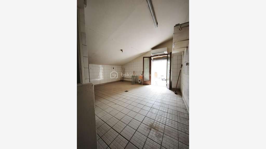 Vente local commercial 65m² secteur Verdon