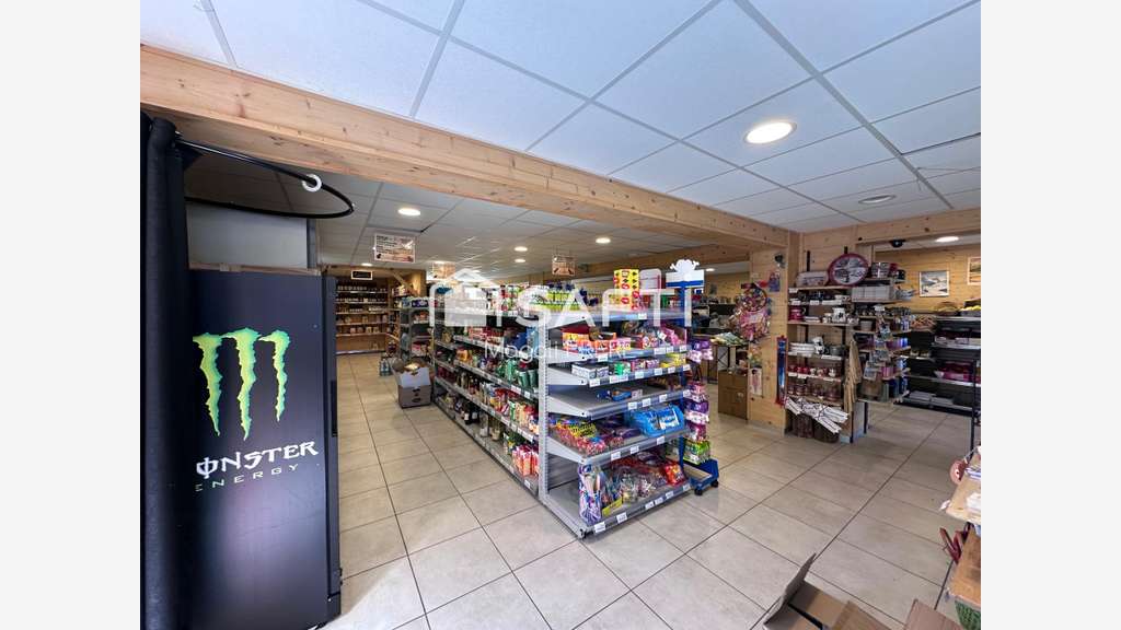 Vente local cial 160m² empl exceptionnel à Ancelle