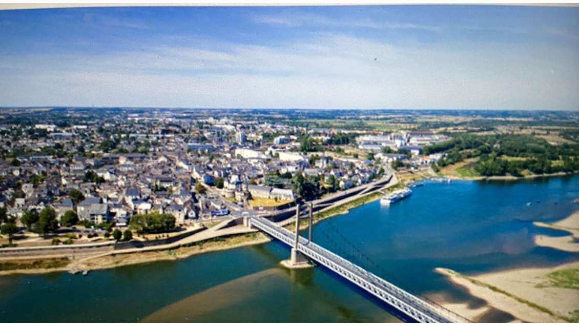 AV local commercial 210m² centre ville Ancenis