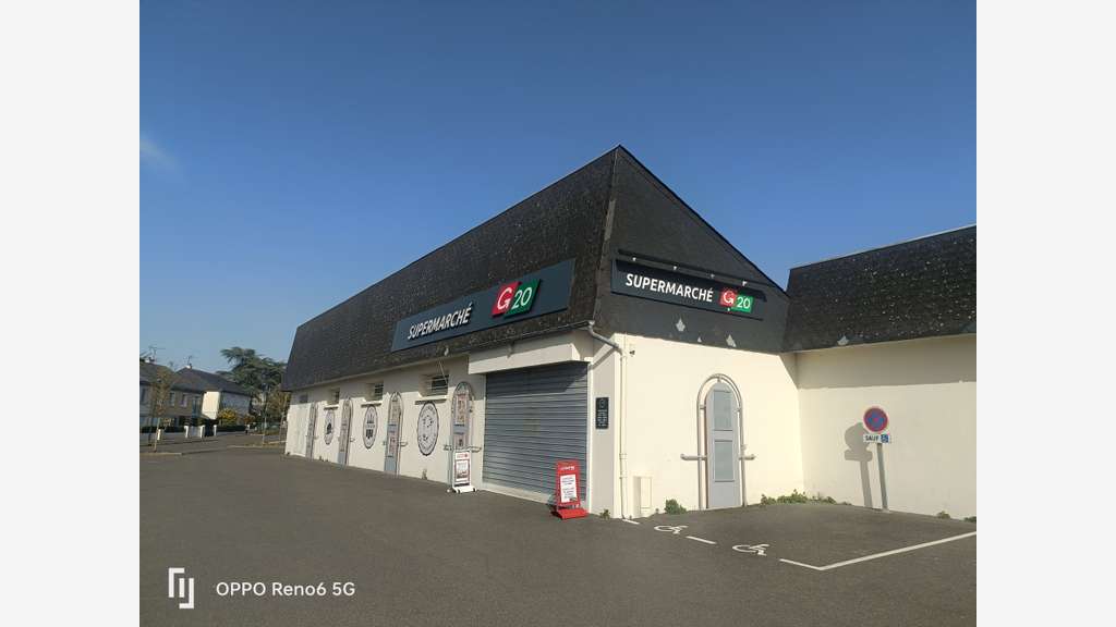 Locaux commerciaux 885m² à vendre proche de Angers